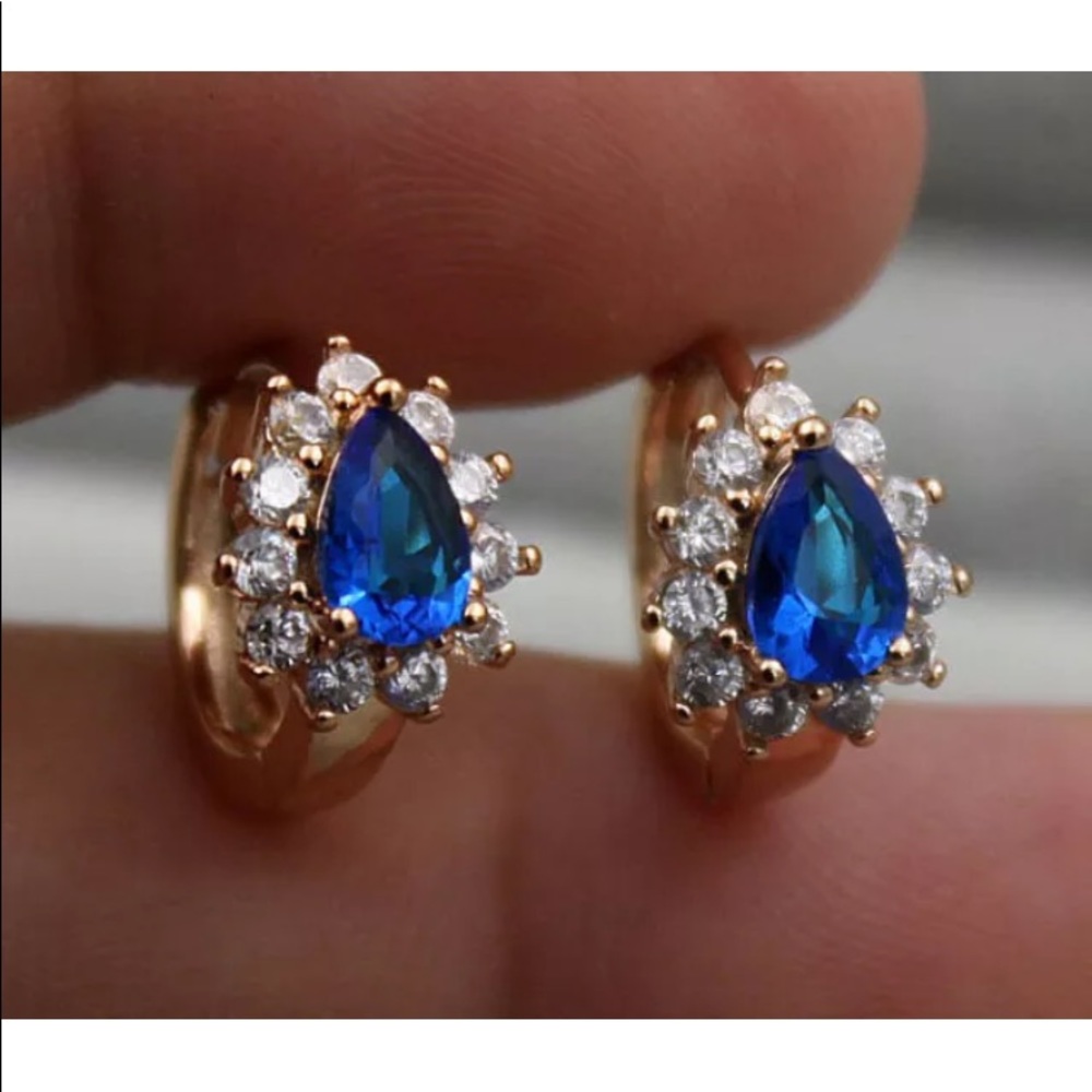 ✅🌹3/30 18K Yell/Gold Filled Blue Zircon Earrings.